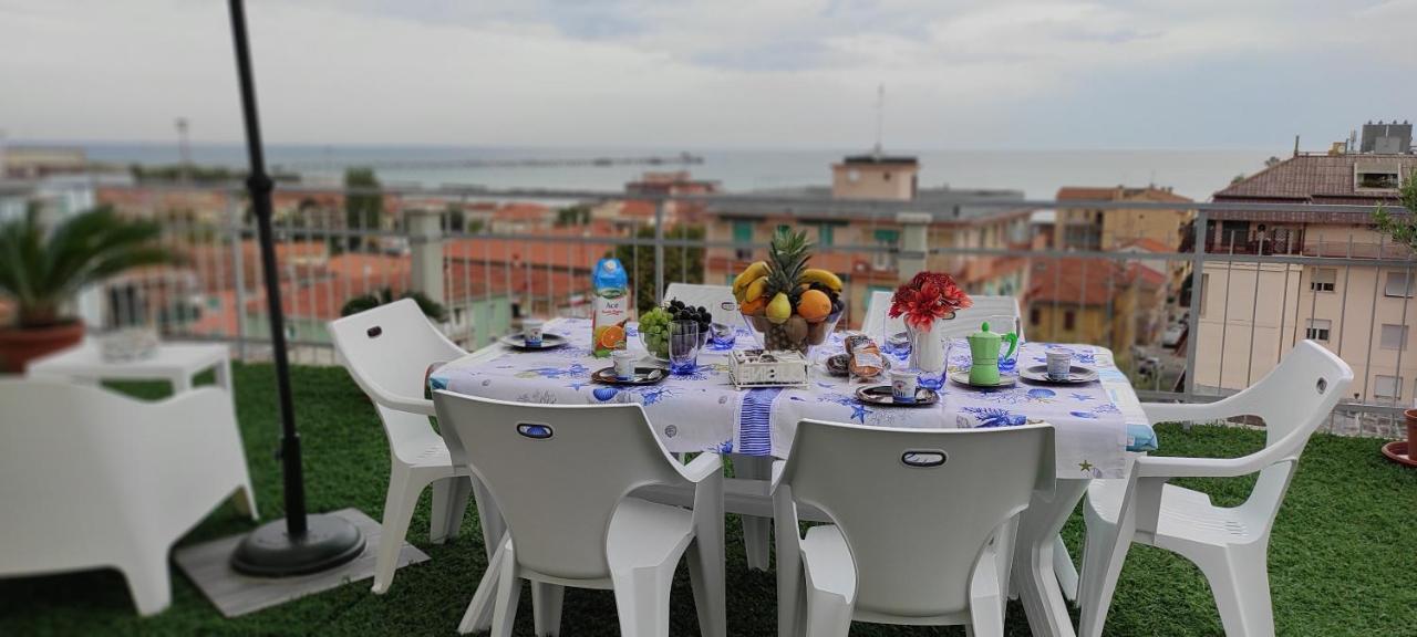 Apartamento La Terrazza Falconara Marittima Exterior foto