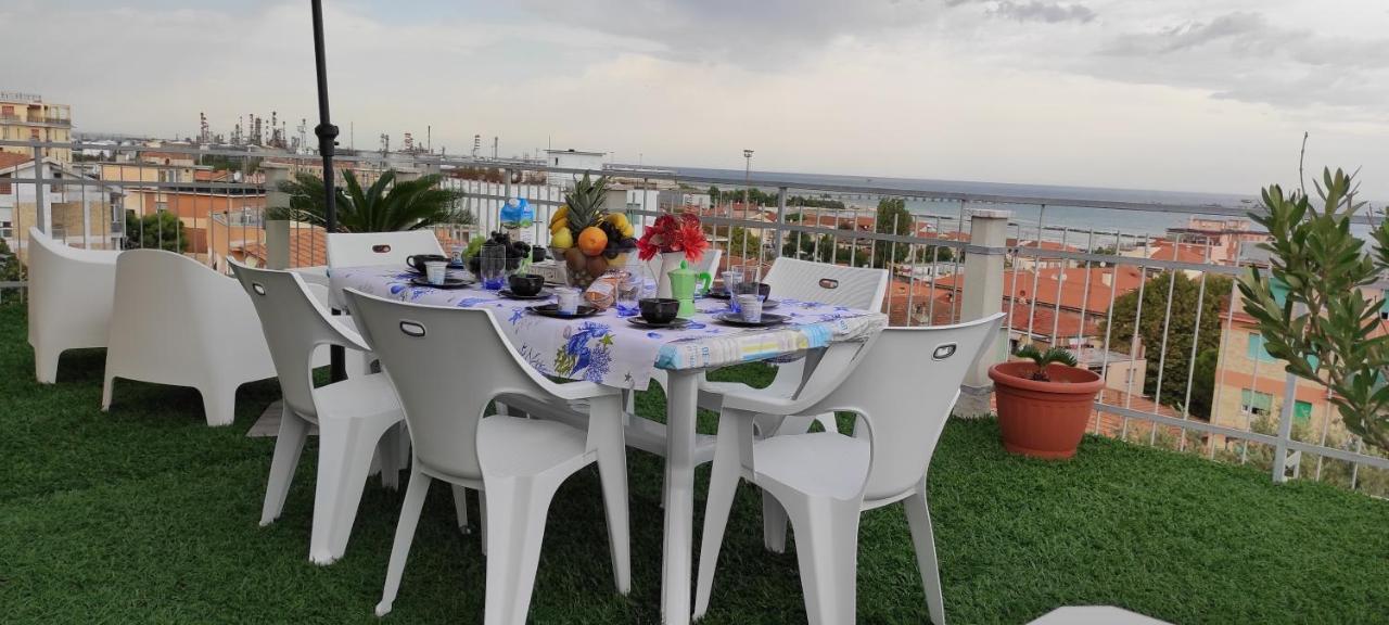 Apartamento La Terrazza Falconara Marittima Exterior foto