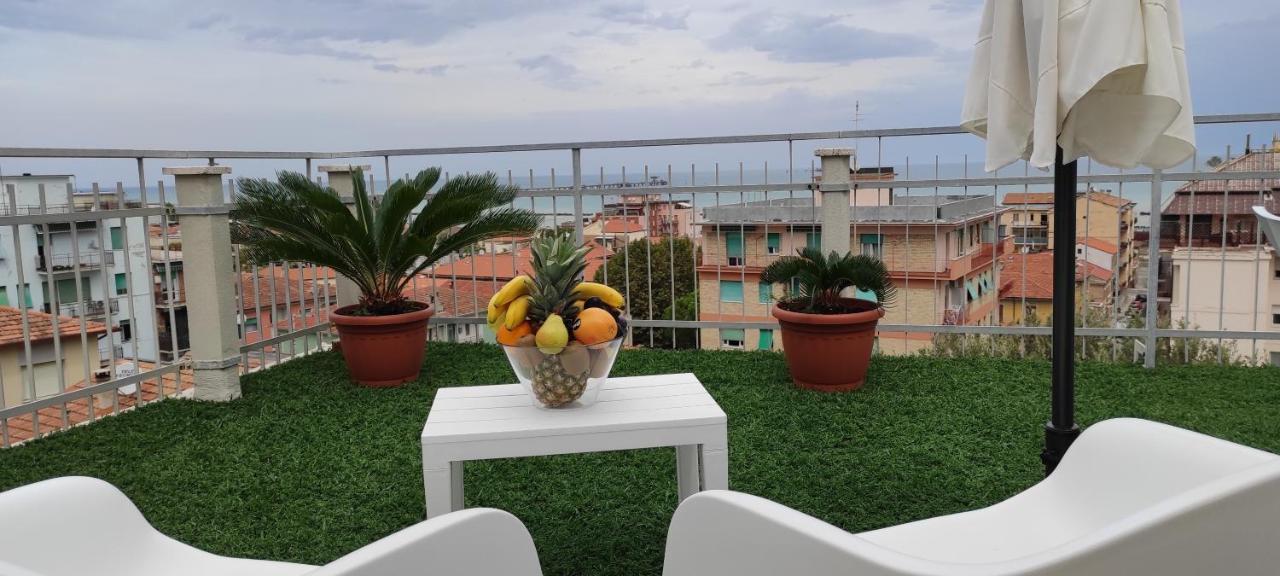 Apartamento La Terrazza Falconara Marittima Exterior foto